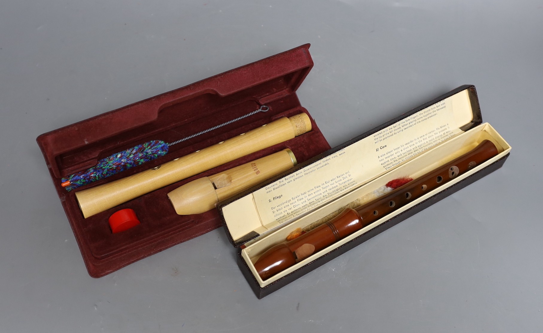 A Moech Sopranino recorder and descant recorder (Soprano): the smalller sopranino is an Adler
